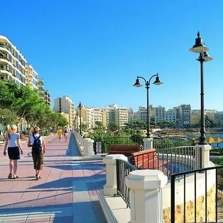 Fantastic Location Apartment *